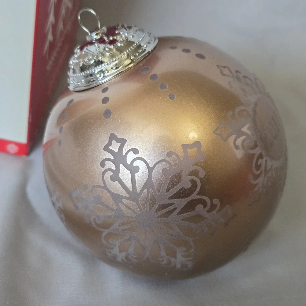 Hallmark Keepsake 2017 Christmas Commemorative Ornament QX9322 w/ Box 5th Series